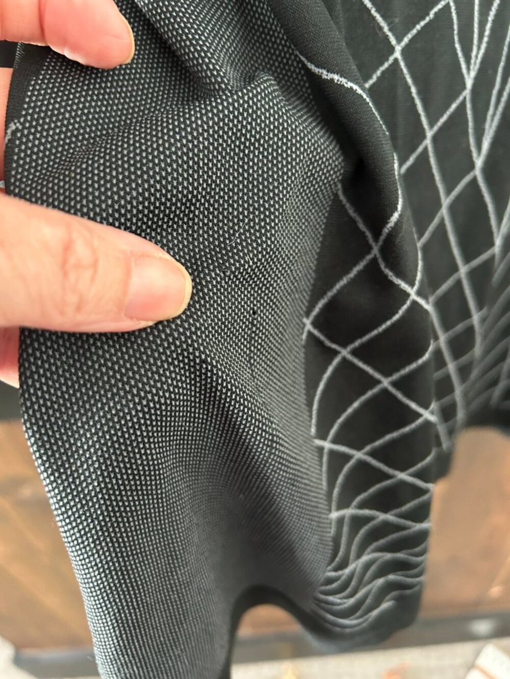 Craft Black and Charcoal Geometric Long Sleeve Base Layer Women’s Size L - Picture 10 of 11